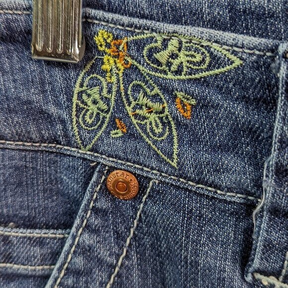 JEANSTAR Embroidered Cuffed Stretch Jean Capris Dark Wash Size 4 - Picture 8 of 14